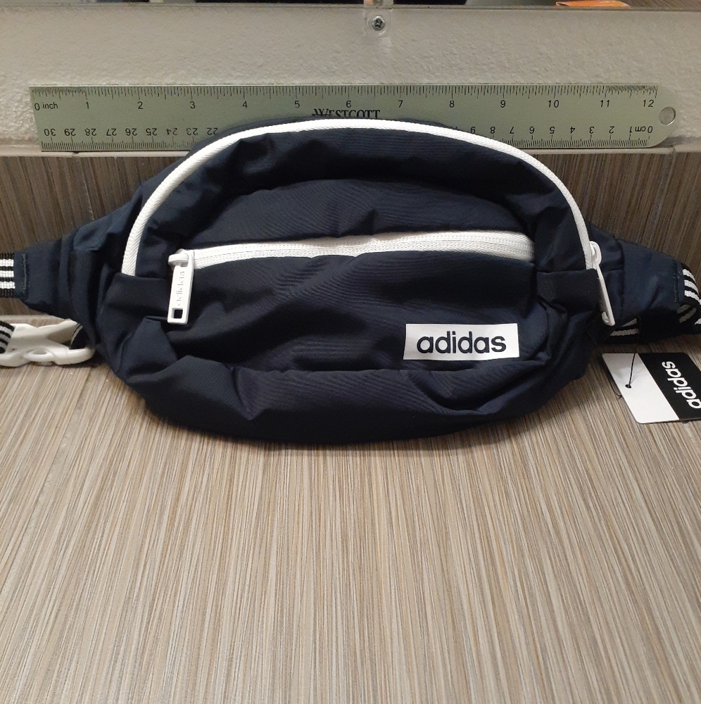 Adidas Core Waist Pack NWT - Picture 7 of 9